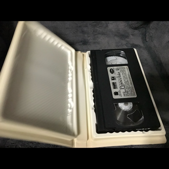 Then adventures of Pinocchio vhs tape movie live action - Picture 2 of 3